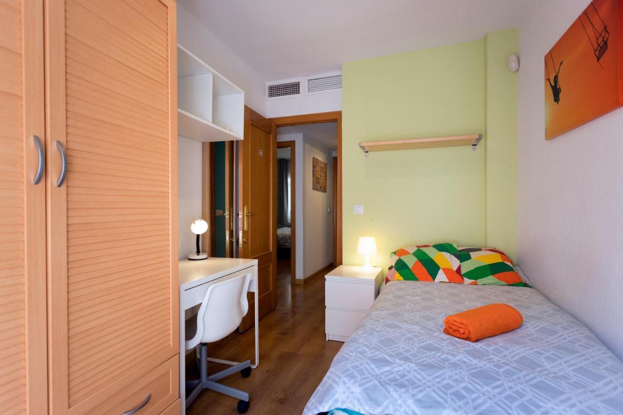 Central Market Guestrooms Аликанте Экстерьер фото