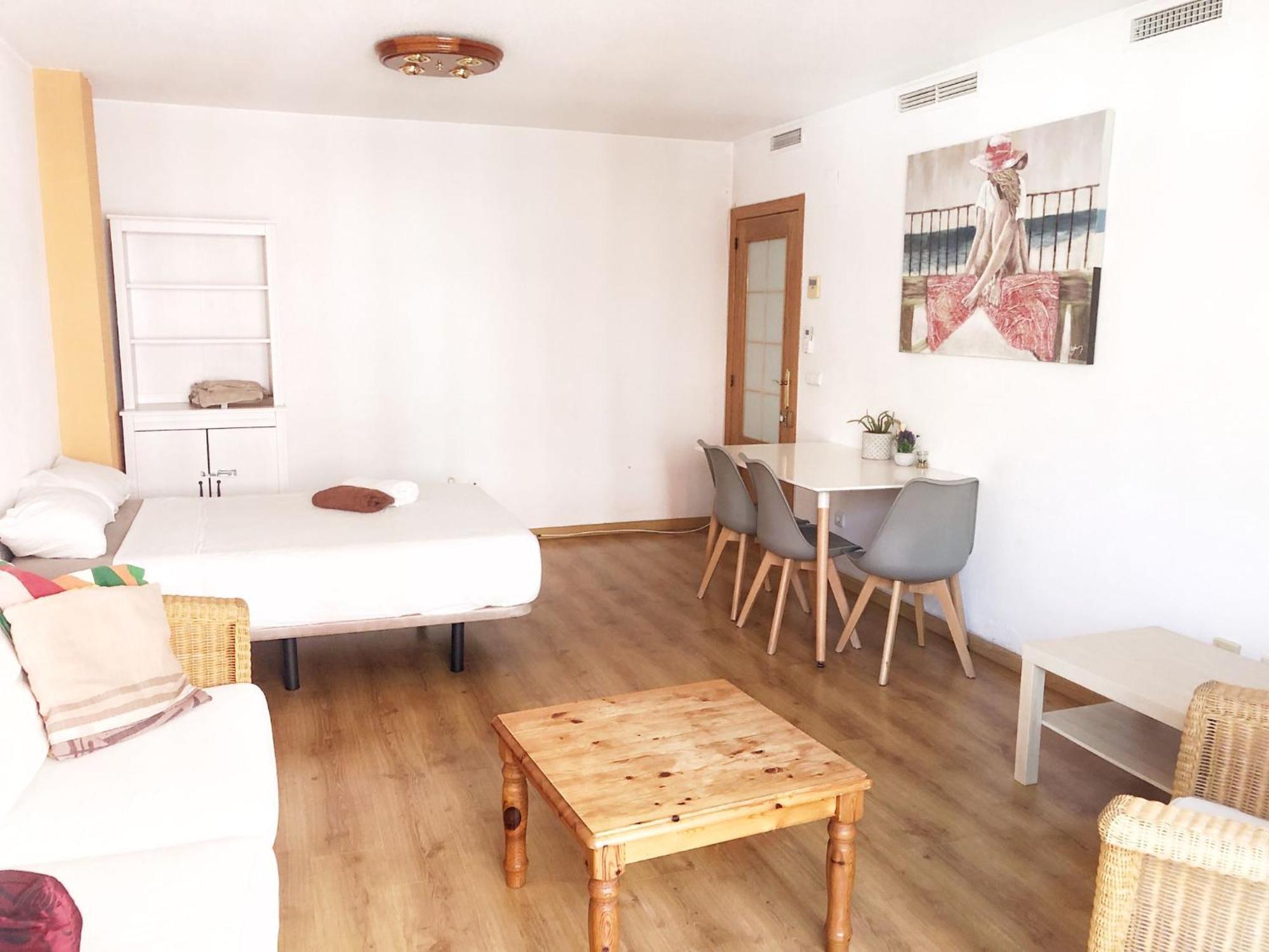 Central Market Guestrooms Аликанте Экстерьер фото
